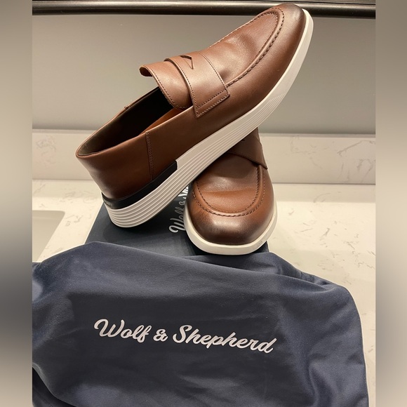 Wolf & Shepherd Crossover Loafer - Picture 3 of 4